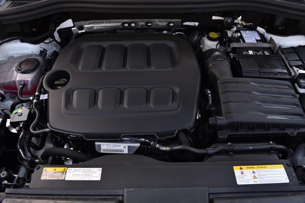 Volkswagen Tiguan Vehicle Full-screen Gallery Image 24
