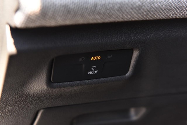 Volkswagen Tiguan Vehicle Image 10