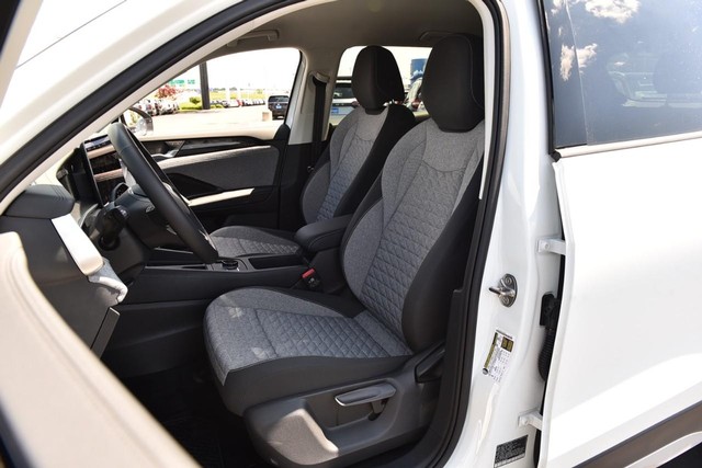 Volkswagen Tiguan Vehicle Image 18