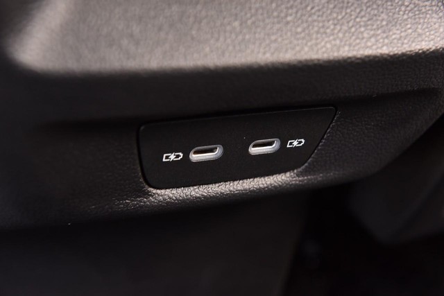 Volkswagen Tiguan Vehicle Image 22