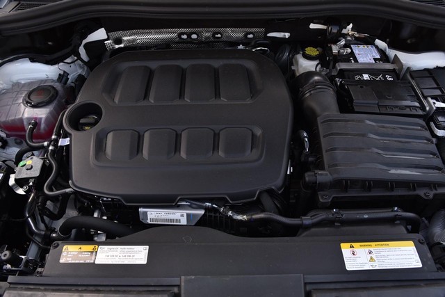 Volkswagen Tiguan Vehicle Image 24