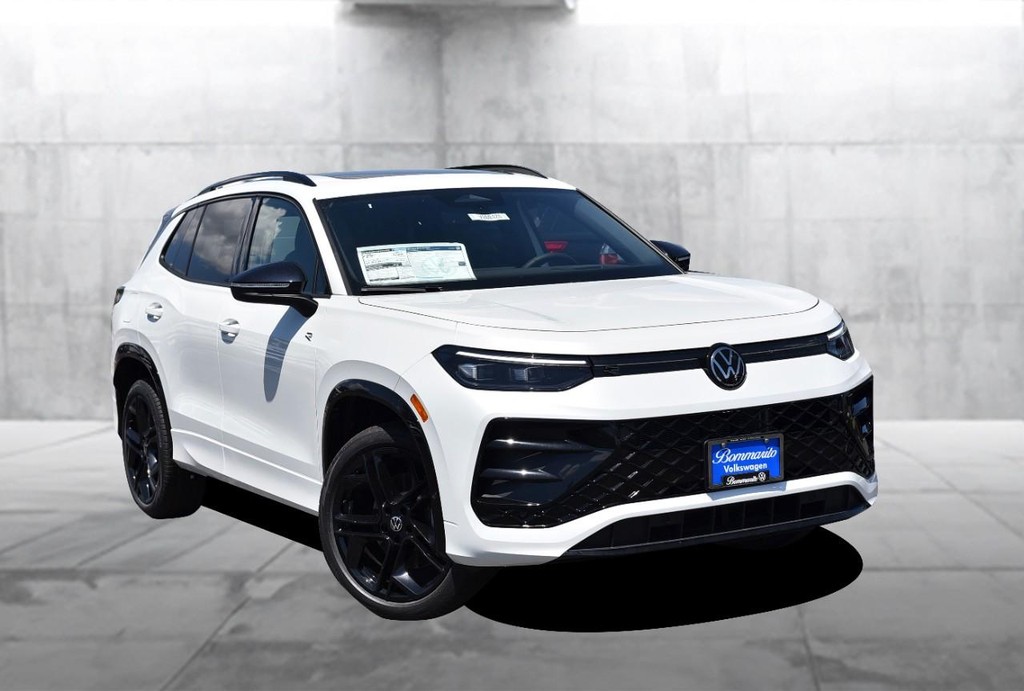 Volkswagen Tiguan Vehicle Full-screen Gallery Image 2