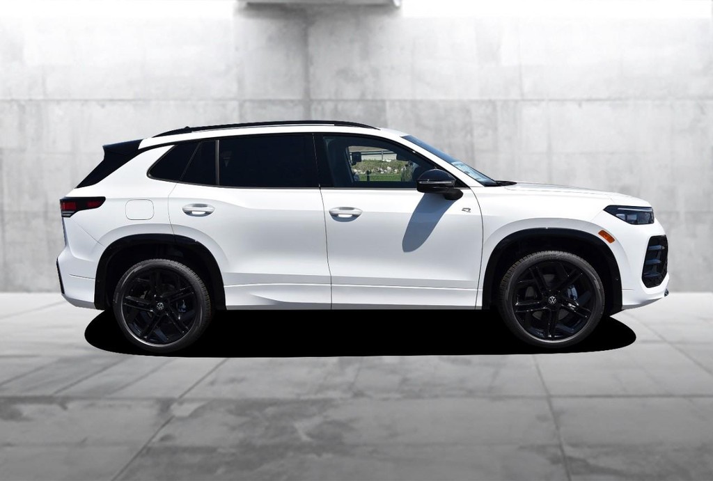 Volkswagen Tiguan Vehicle Full-screen Gallery Image 5