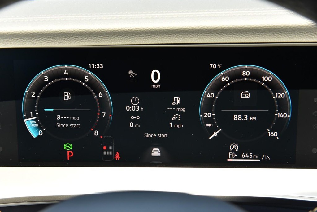 Volkswagen Tiguan Vehicle Full-screen Gallery Image 12