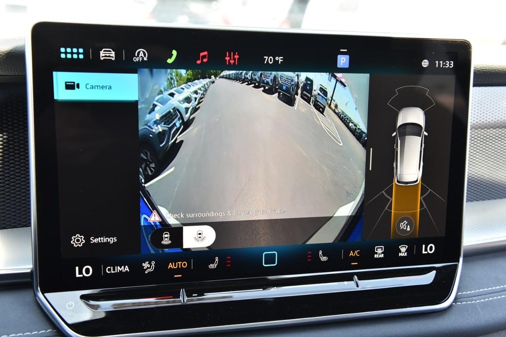 Volkswagen Tiguan Vehicle Full-screen Gallery Image 14