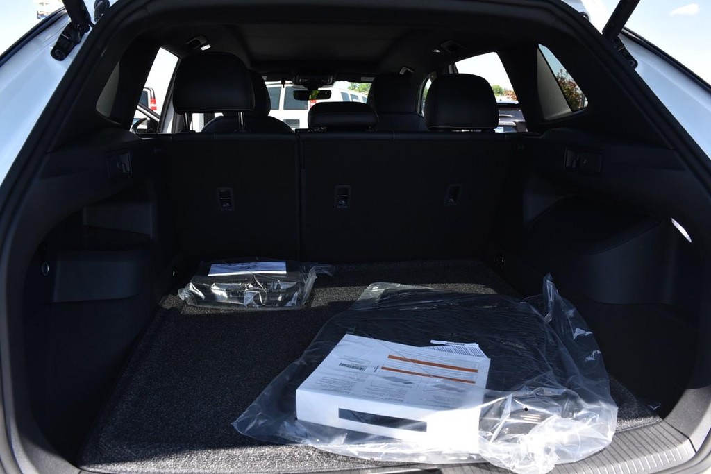 Volkswagen Tiguan Vehicle Full-screen Gallery Image 25