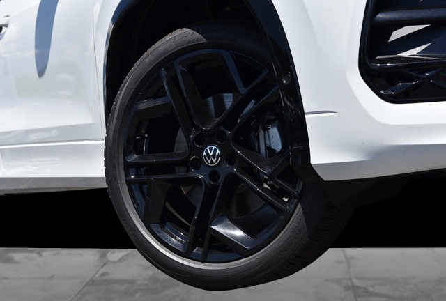 Volkswagen Tiguan Vehicle Image 03