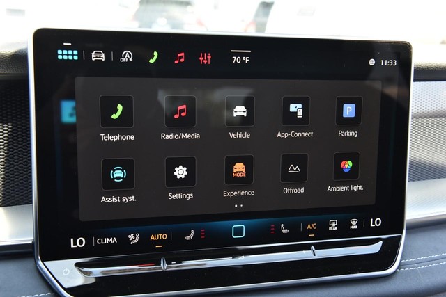 Volkswagen Tiguan Vehicle Image 15