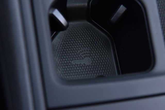 Volkswagen Tiguan Vehicle Image 16