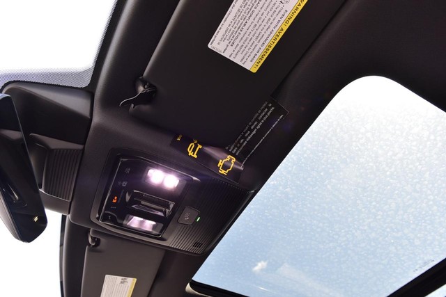 Volkswagen Tiguan Vehicle Image 21