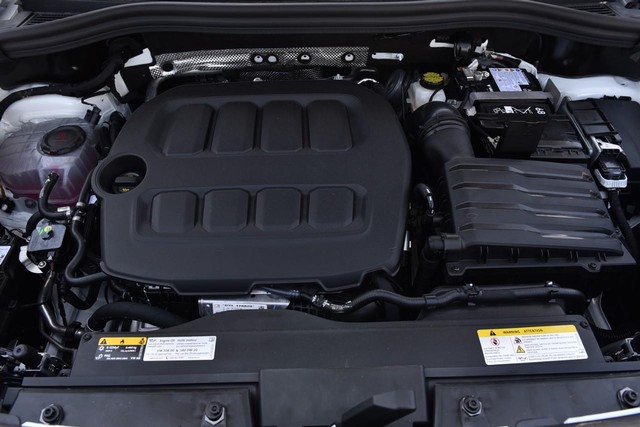 Volkswagen Tiguan Vehicle Image 27