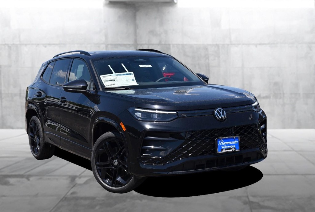 Volkswagen Tiguan Vehicle Full-screen Gallery Image 2