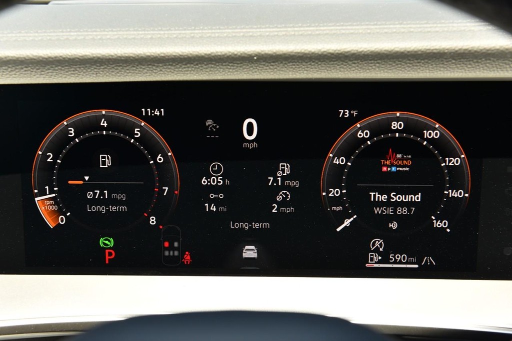 Volkswagen Tiguan Vehicle Full-screen Gallery Image 12