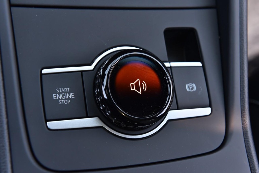 Volkswagen Tiguan Vehicle Full-screen Gallery Image 17