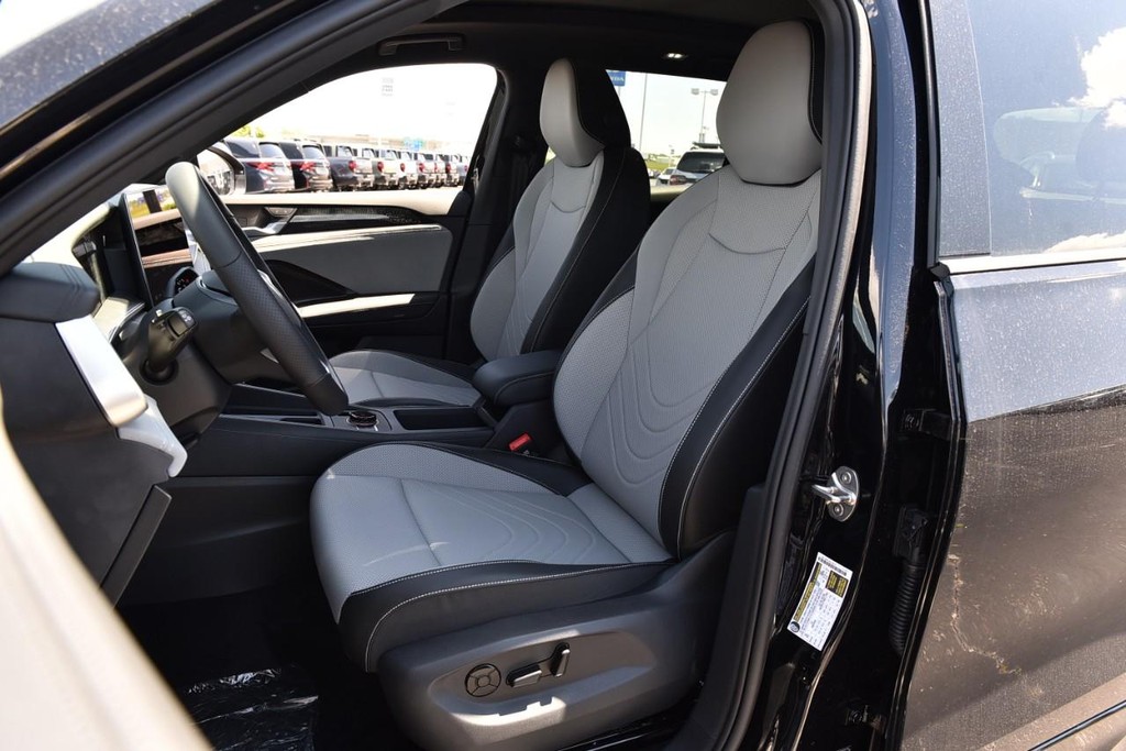 Volkswagen Tiguan Vehicle Full-screen Gallery Image 19