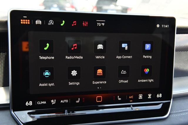 Volkswagen Tiguan Vehicle Image 15