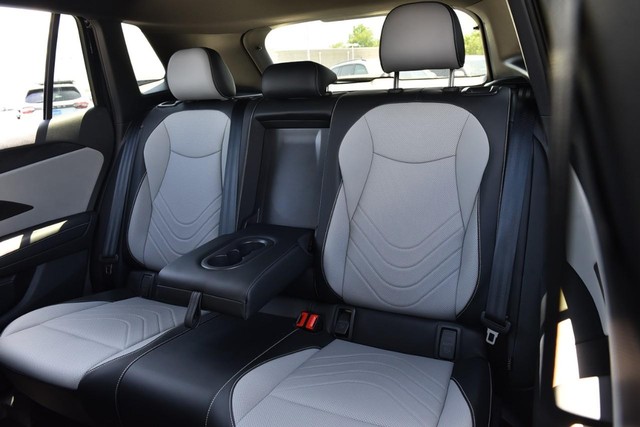 Volkswagen Tiguan Vehicle Image 22