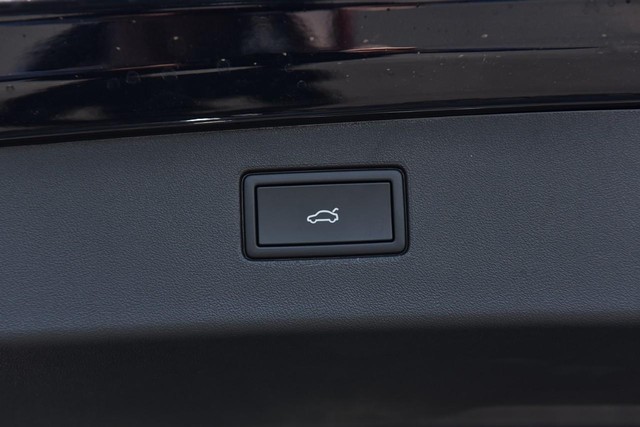 Volkswagen Tiguan Vehicle Image 26