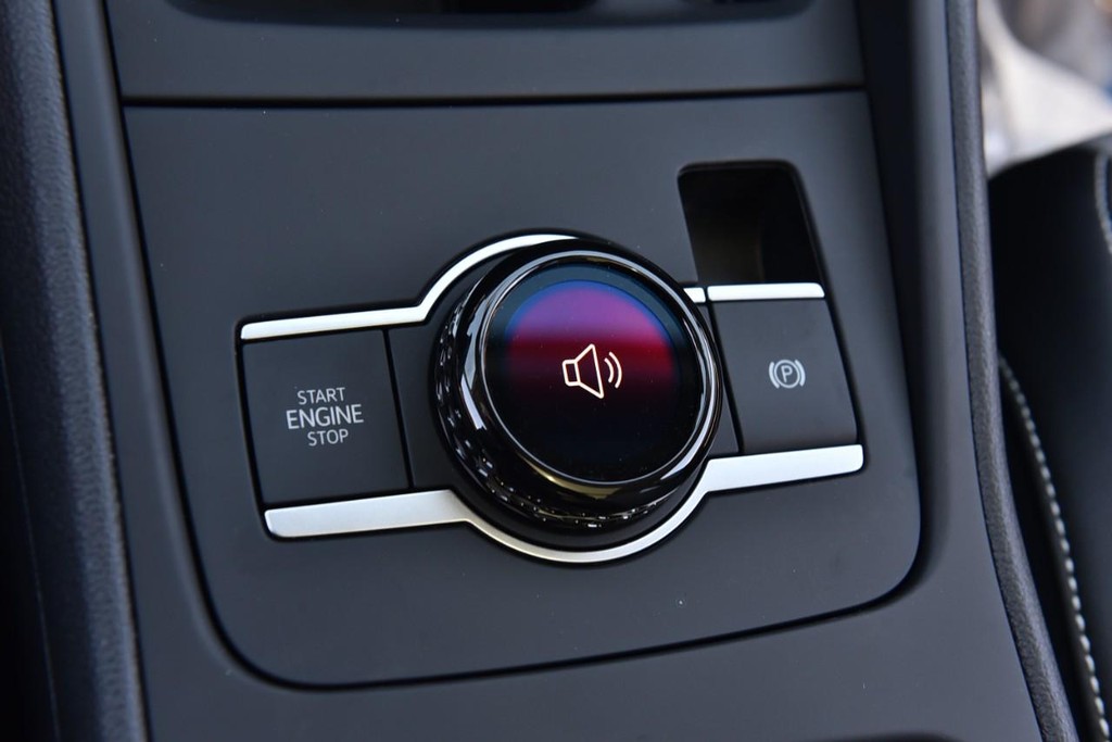 Volkswagen Tiguan Vehicle Full-screen Gallery Image 17