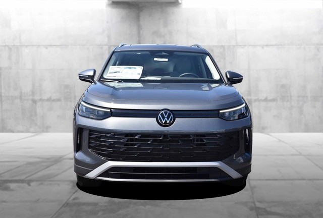 Volkswagen Tiguan Vehicle Image 04