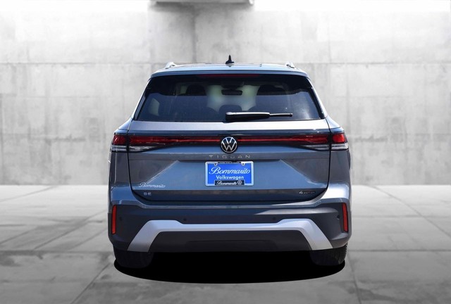 Volkswagen Tiguan Vehicle Image 06