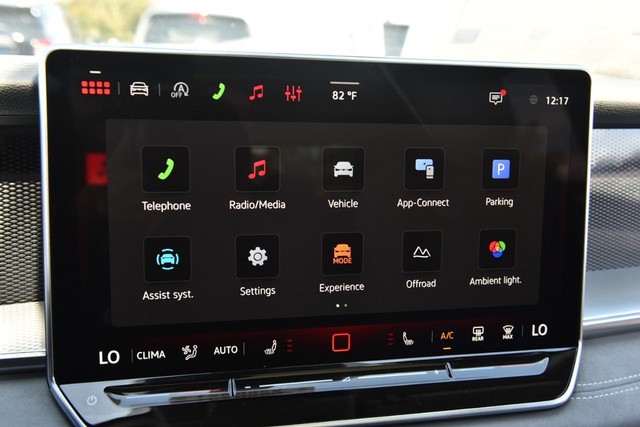 Volkswagen Tiguan Vehicle Image 15