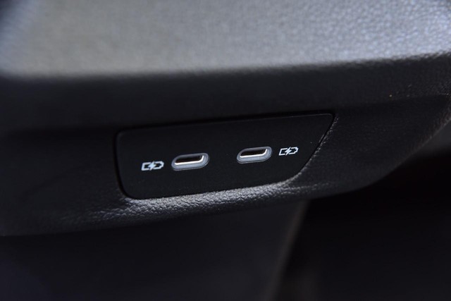 Volkswagen Tiguan Vehicle Image 24