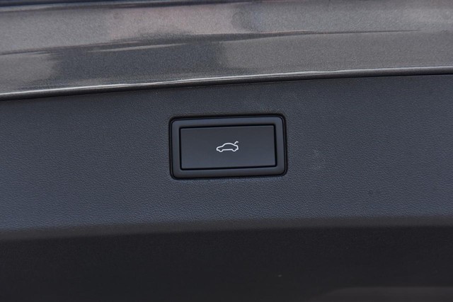 Volkswagen Tiguan Vehicle Image 26