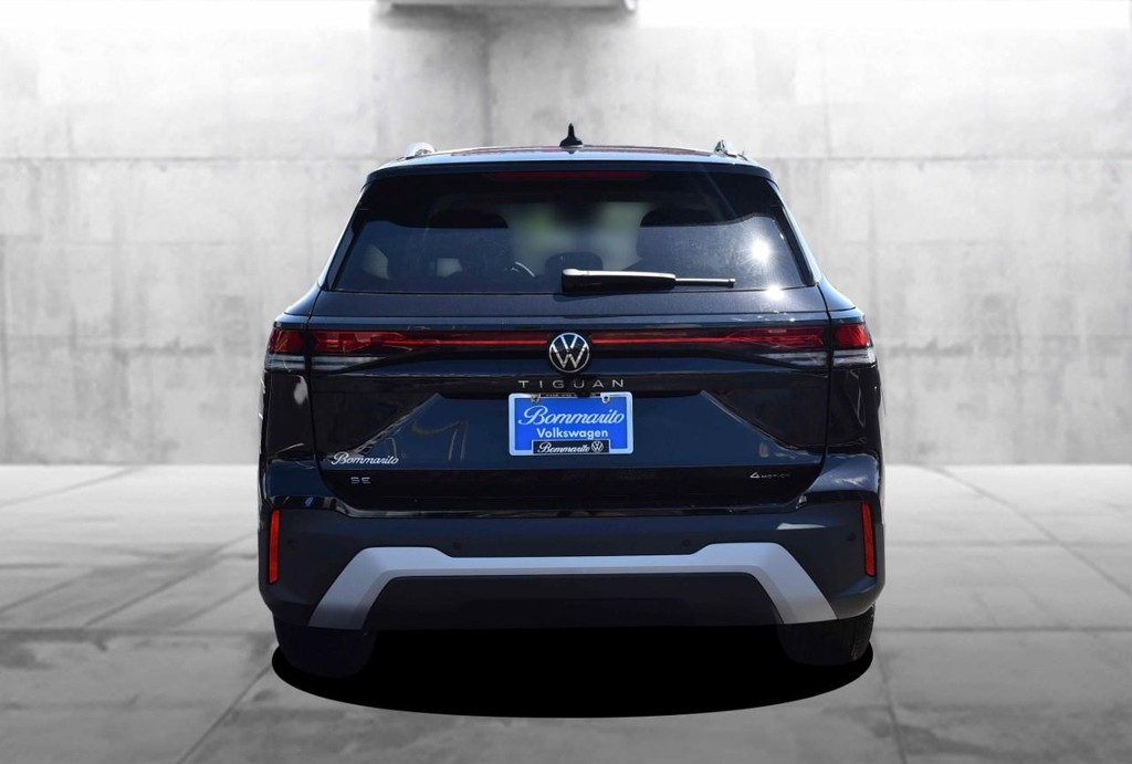 Volkswagen Tiguan Vehicle Full-screen Gallery Image 6