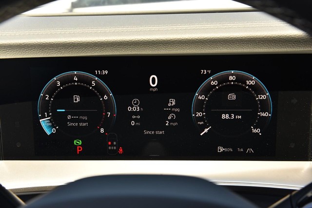 Volkswagen Tiguan Vehicle Image 12