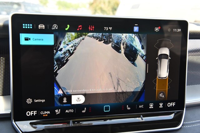 Volkswagen Tiguan Vehicle Image 14