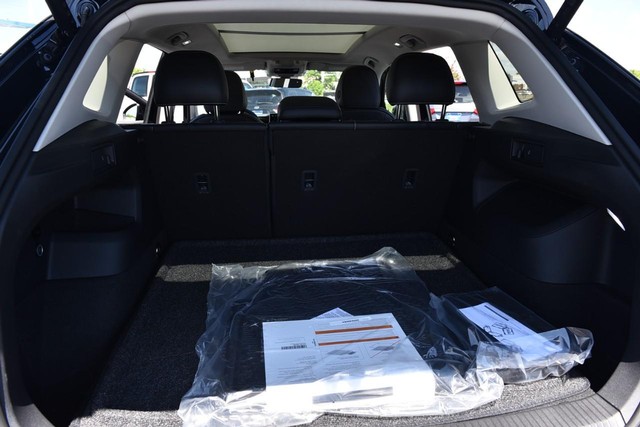 Volkswagen Tiguan Vehicle Image 25
