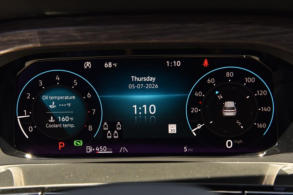 Volkswagen Atlas Vehicle Full-screen Gallery Image 12