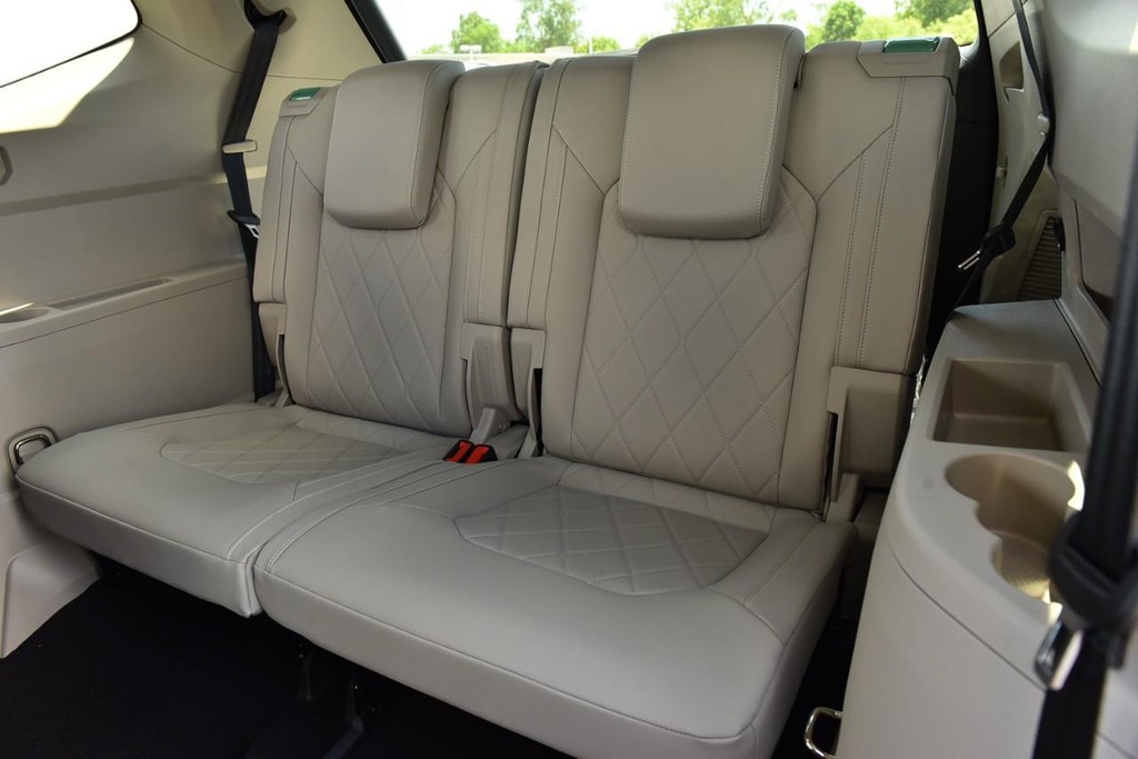 Volkswagen Atlas Vehicle Full-screen Gallery Image 25