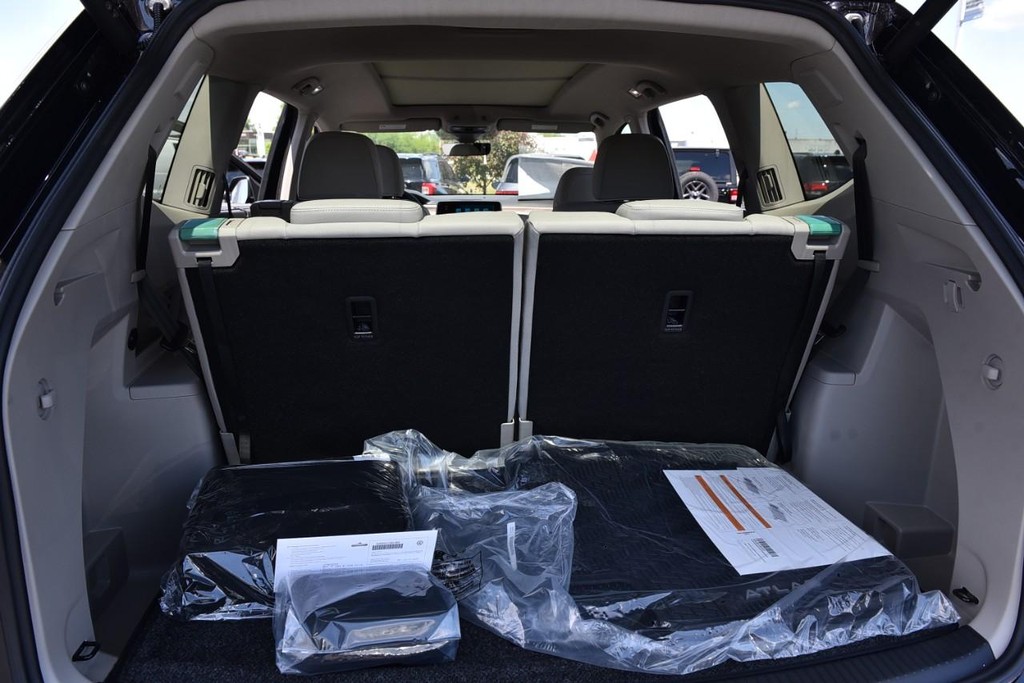 Volkswagen Atlas Vehicle Full-screen Gallery Image 26