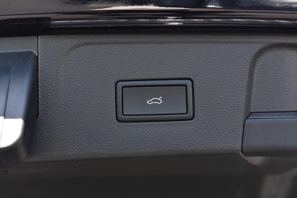 Volkswagen Atlas Vehicle Full-screen Gallery Image 27