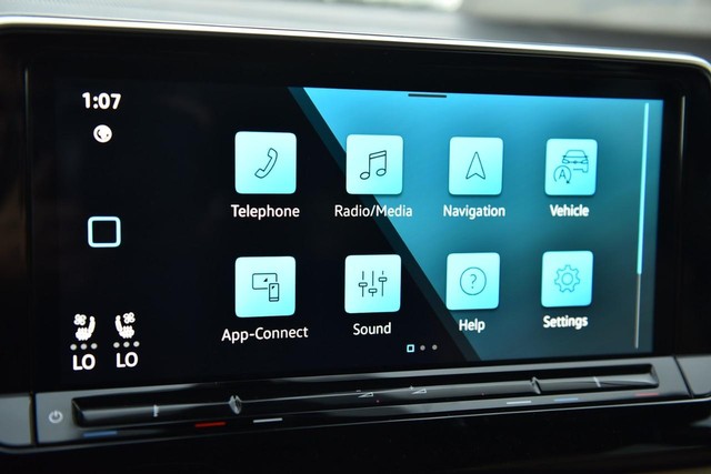 Volkswagen Atlas Cross Sport Vehicle Image 13
