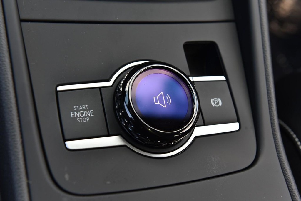 Volkswagen Tiguan Vehicle Full-screen Gallery Image 17