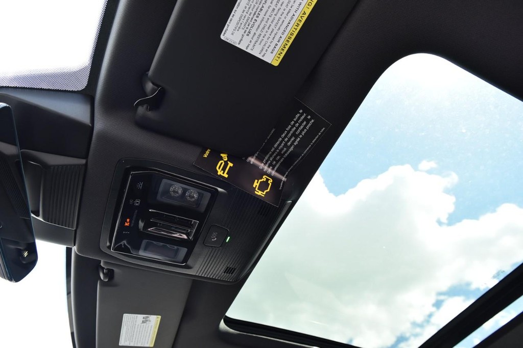 Volkswagen Tiguan Vehicle Full-screen Gallery Image 21