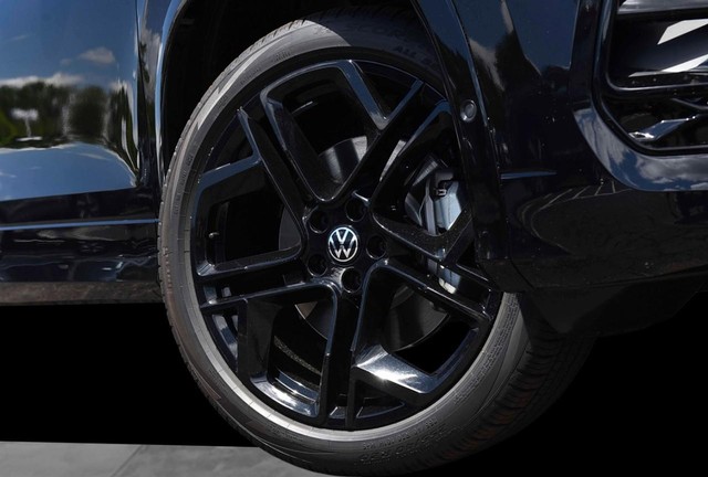 Volkswagen Tiguan Vehicle Image 03