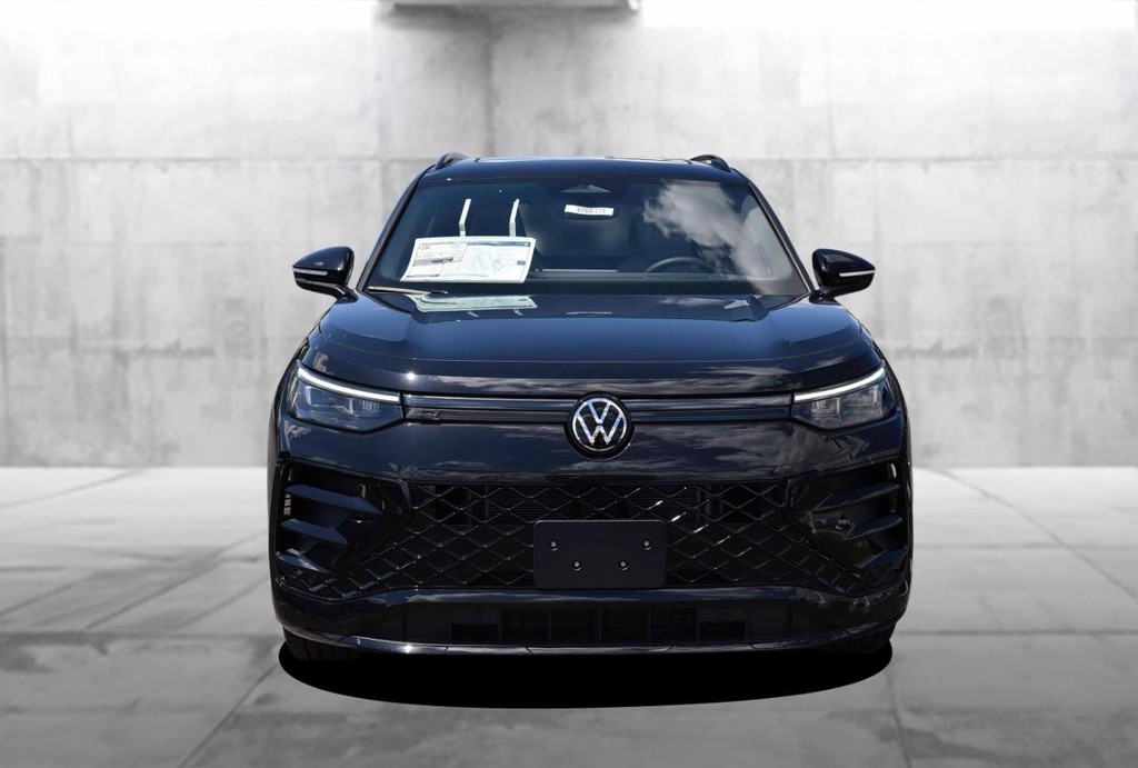 Volkswagen Tiguan Vehicle Full-screen Gallery Image 4