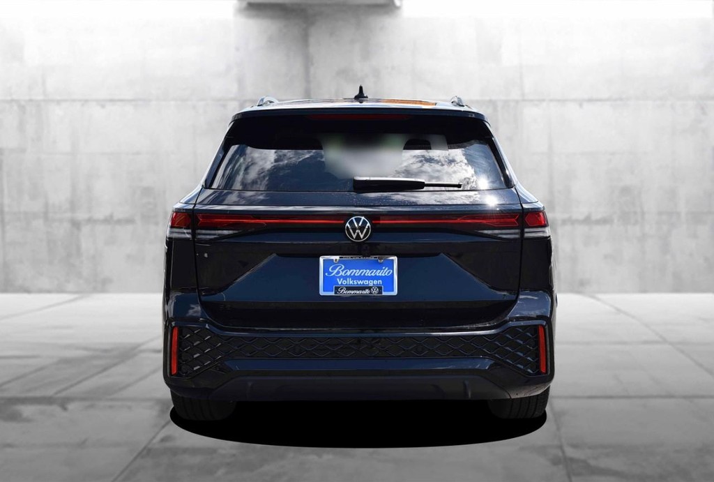 Volkswagen Tiguan Vehicle Full-screen Gallery Image 6