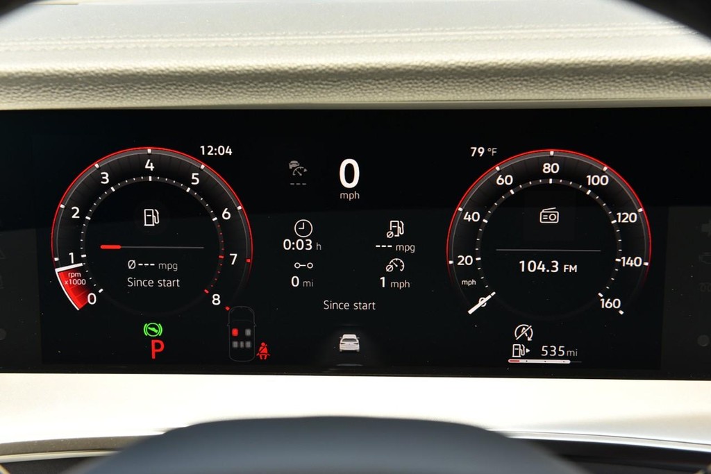 Volkswagen Tiguan Vehicle Full-screen Gallery Image 12