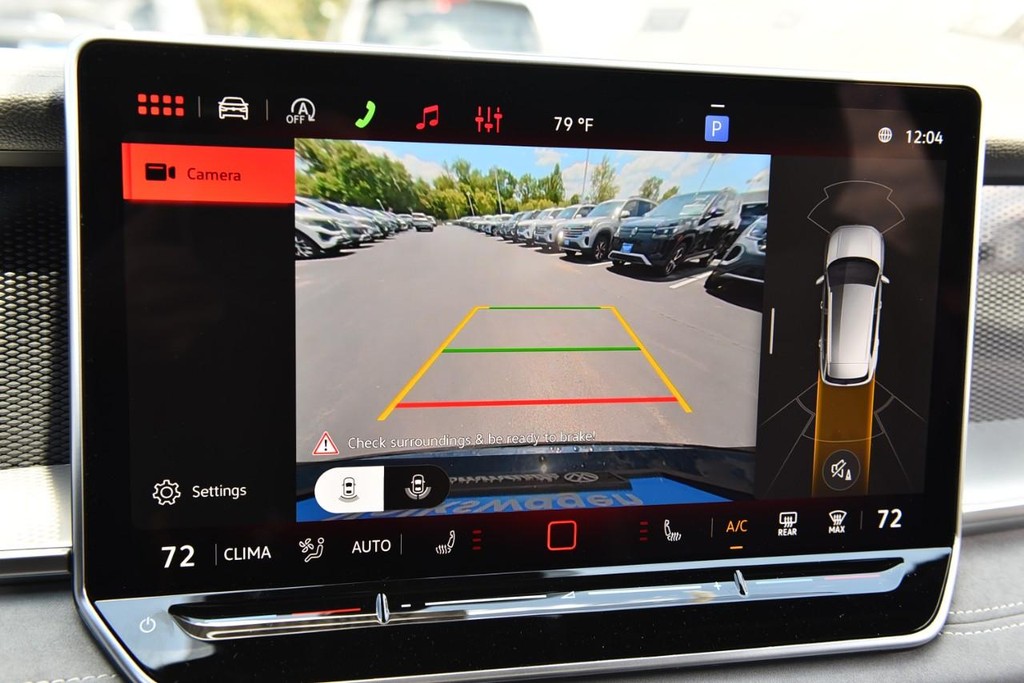 Volkswagen Tiguan Vehicle Full-screen Gallery Image 13