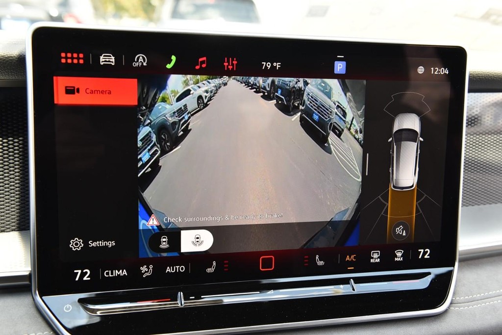 Volkswagen Tiguan Vehicle Full-screen Gallery Image 14