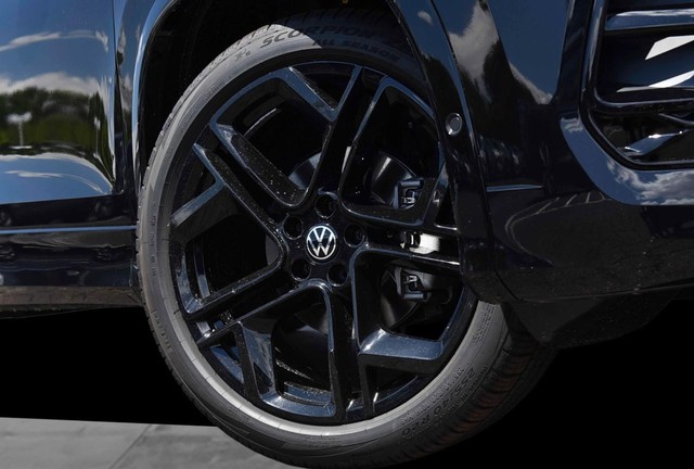 Volkswagen Tiguan Vehicle Image 03