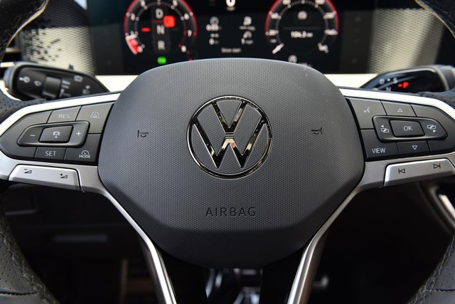 Volkswagen Tiguan Vehicle Image 18