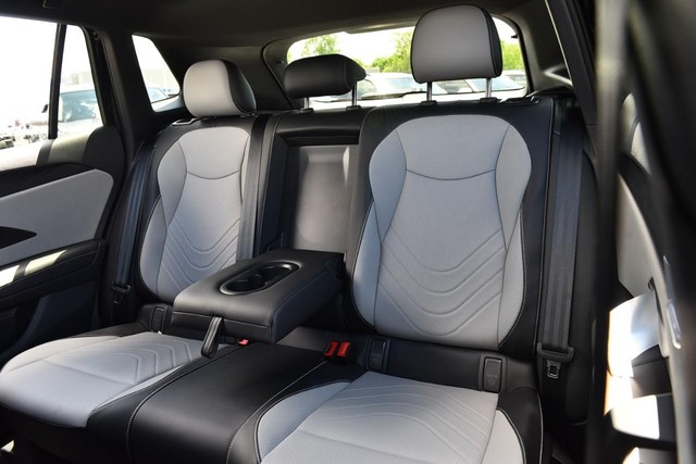 Volkswagen Tiguan Vehicle Image 22