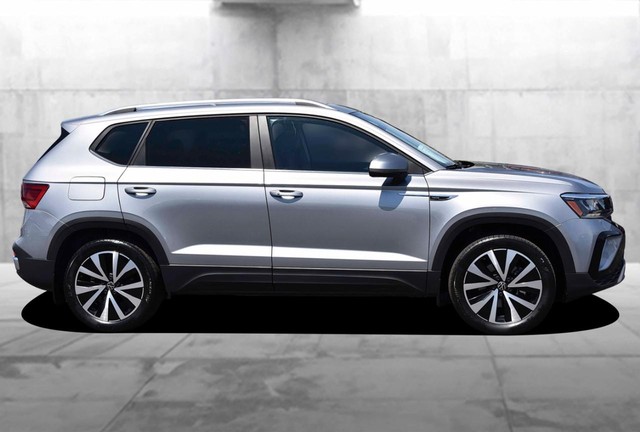 Volkswagen Taos Vehicle Image 05