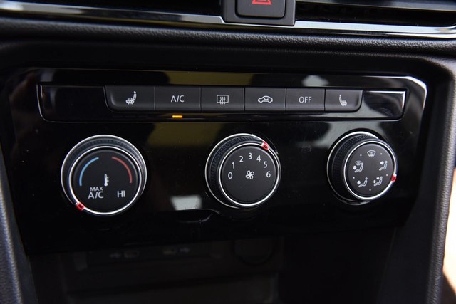 Volkswagen Taos Vehicle Image 15